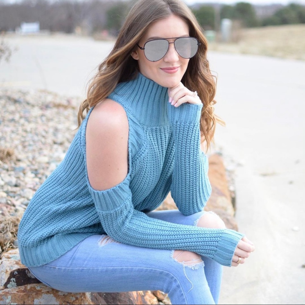 NWOT Miracle USA | Blue/Teal Open Shoulder Sweater Size M/L